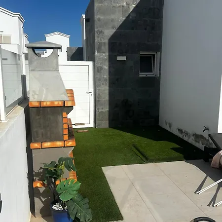 Rosa Luxury 2 Bed 2 Bath With Private Pool, Patio Playa Blanca (Lanzarote)
