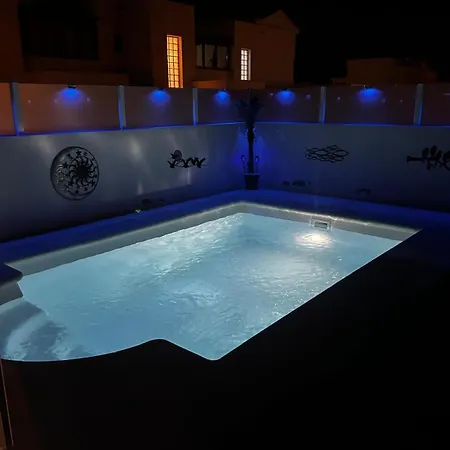 Rosa Luxury 2 Bed 2 Bath With Private Pool, Patio Villa Playa Blanca
