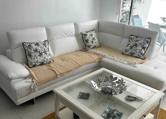 Villa Rosa Luxury 2 Bed 2 Bath With Private Pool, Patio Playa Blanca (Lanzarote)