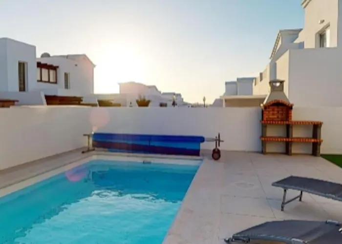 Rosa Luxury 2 Bed 2 Bath With Private Pool, Patio * Playa Blanca (Lanzarote)