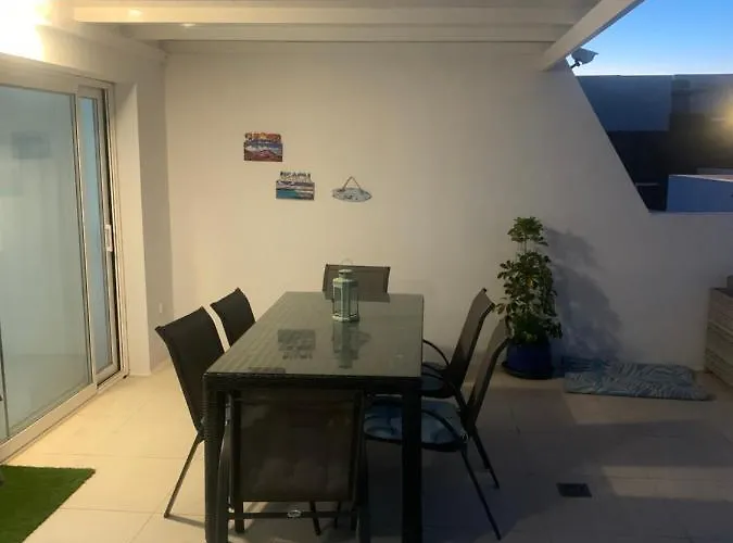 Villa Rosa Luxury 2 Bed 2 Bath With Private Pool, Patio Playa Blanca (Lanzarote)